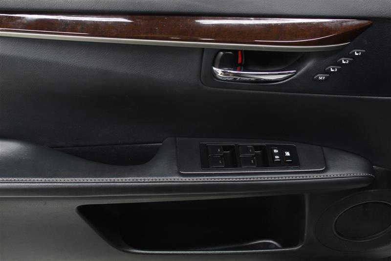 Used 2013 Lexus ES 350 w/ Luxury Pkg FWD image 15