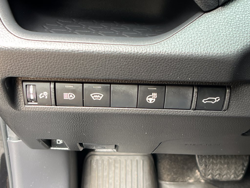 Used 2023 Toyota RAV4 SE w/ Weather & Moonroof Package AWD/4WD image 39