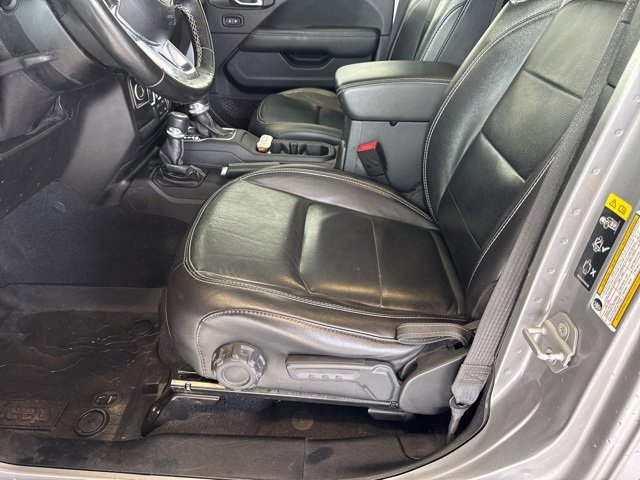 Used 2020 Jeep Gladiator Overland w/ Dual Top Group image 10