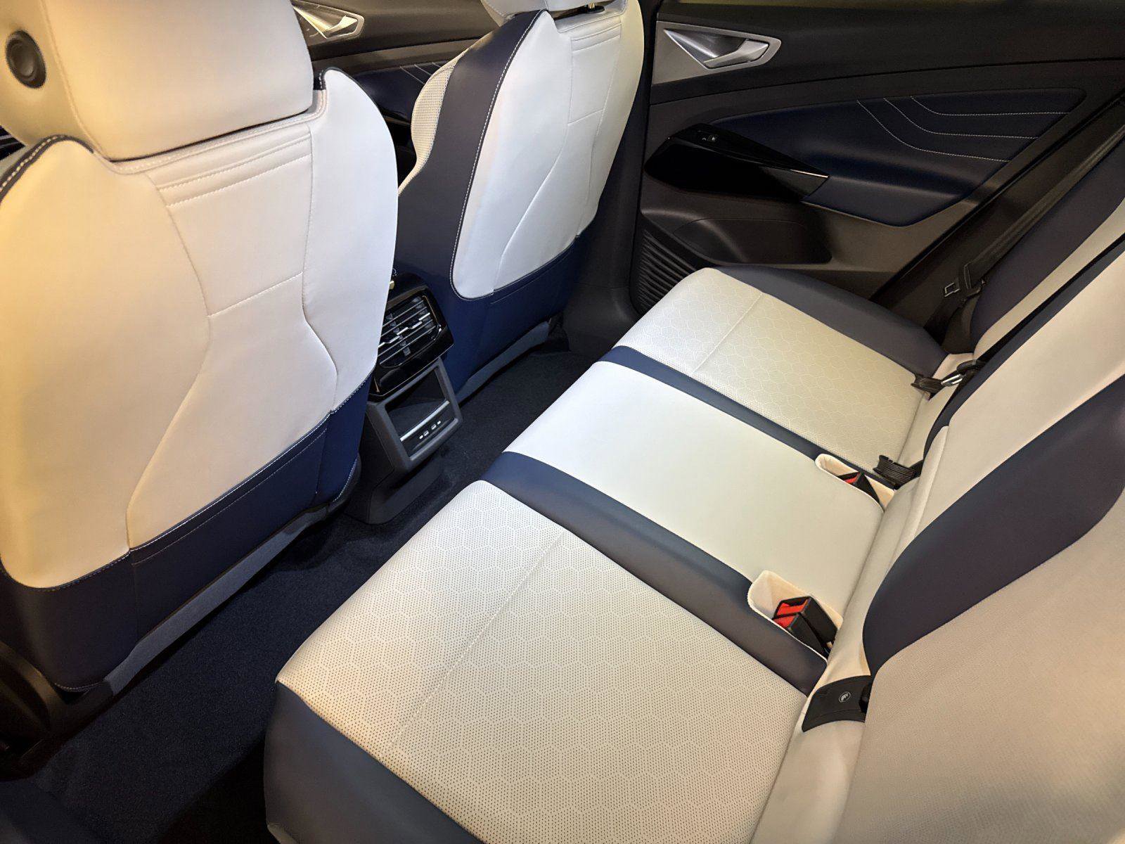 New 2026 Volkswagen ID.4 Pro S AWD/4WD image 11