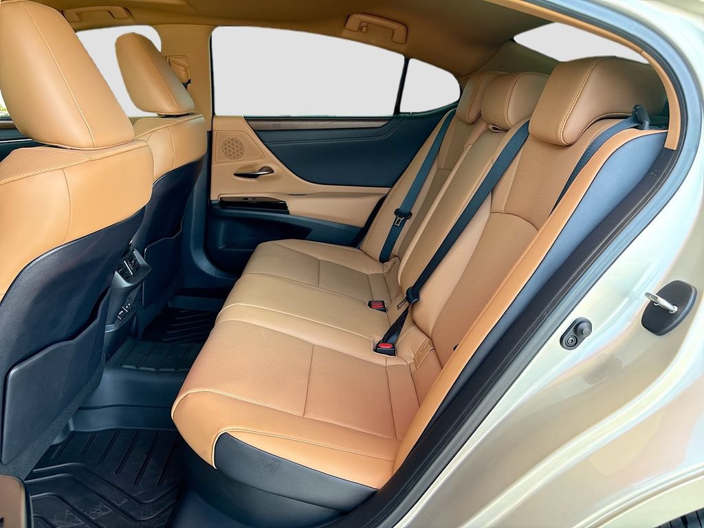 Used 2024 Lexus ES 300h w/ Premium Package FWD image 21