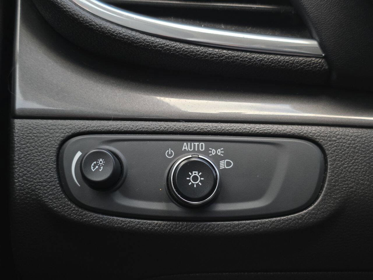 Used 2019 Buick Encore Preferred FWD image 18