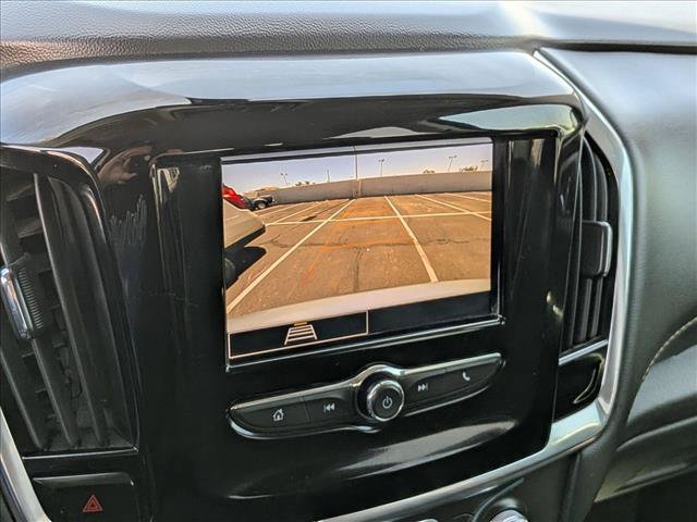 Used 2021 Chevrolet Traverse LS FWD image 12