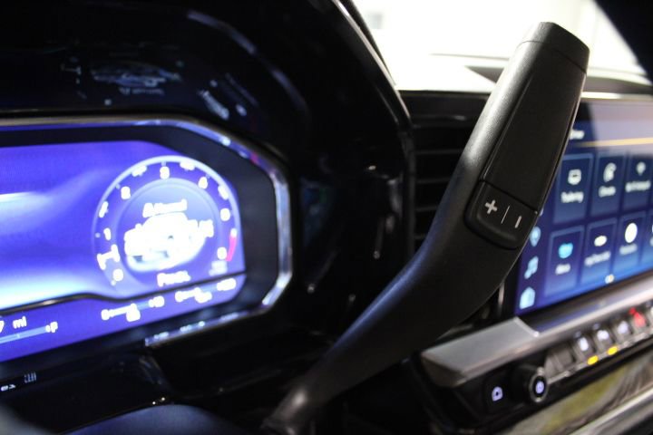 Used 2024 Chevrolet Silverado 2500 LTZ w/ LTZ Convenience Package image 40