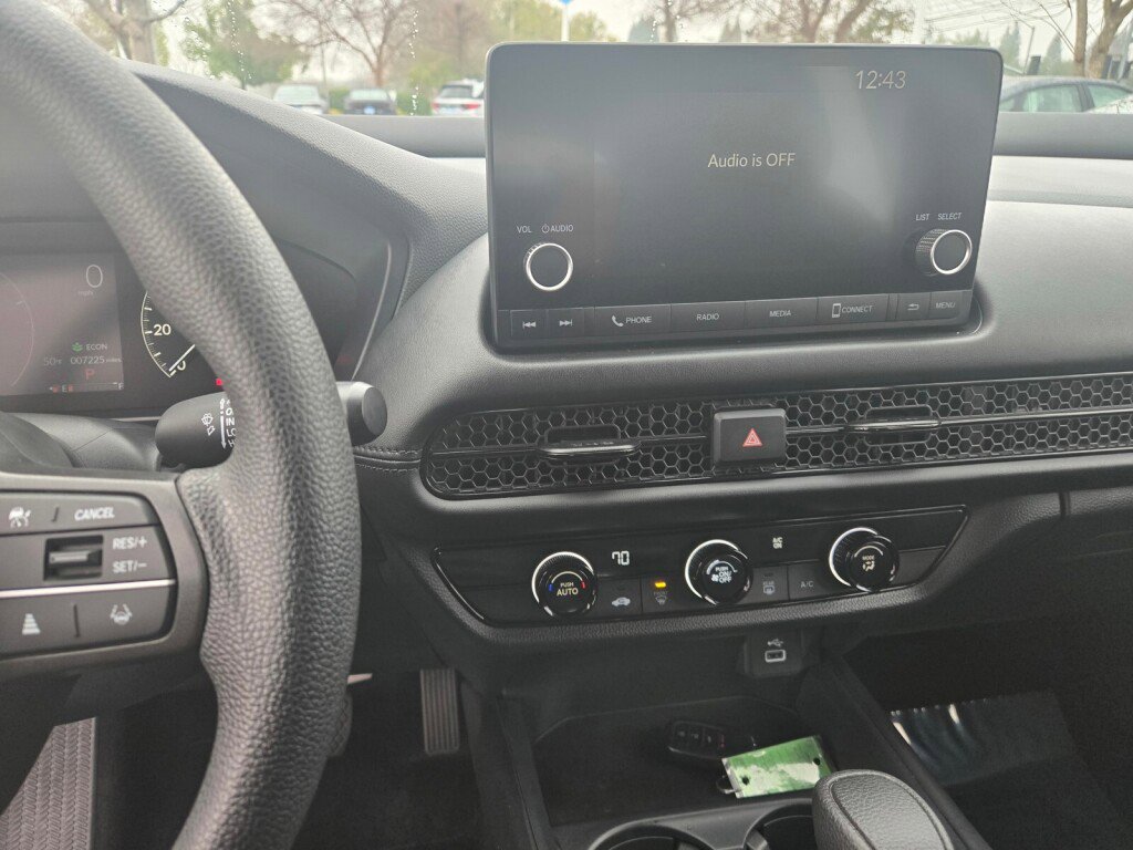 Certified 2025 Honda HR-V LX image 13