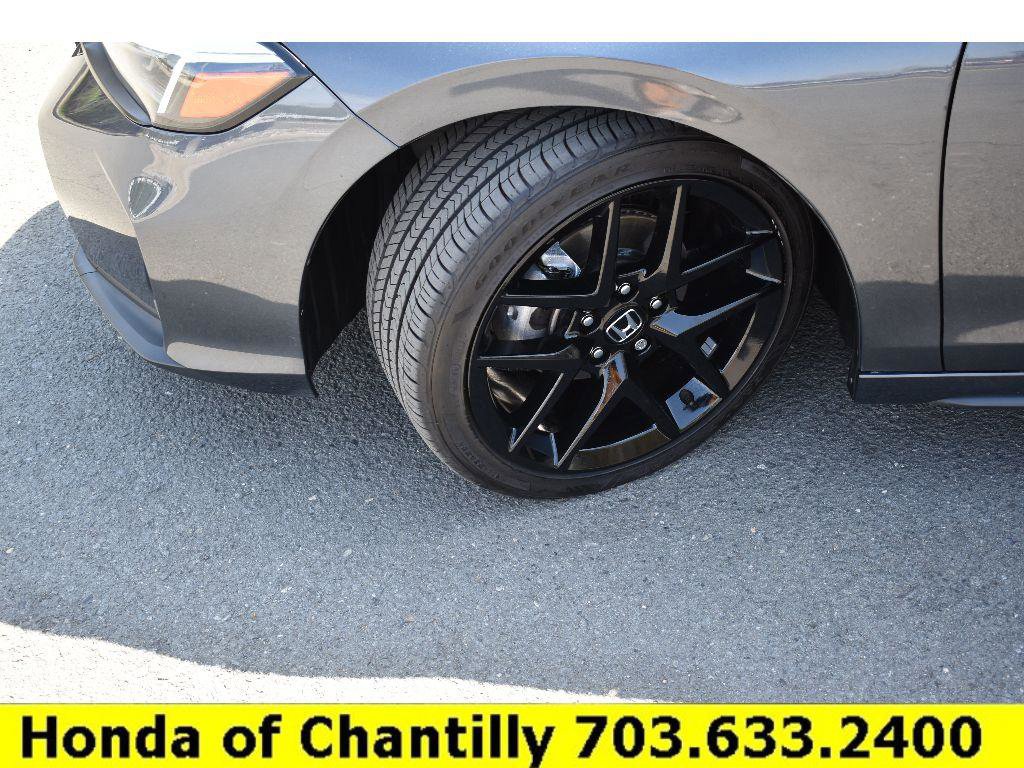 Used 2025 Honda Civic Sport image 29