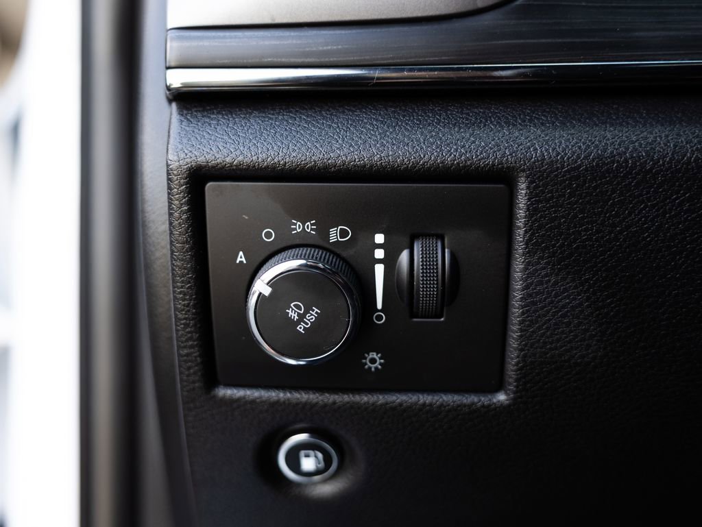 Used 2020 Jeep Grand Cherokee Limited X AWD/4WD image 27