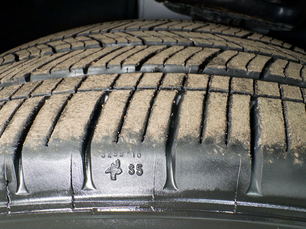 Used 2021 Chevrolet Bolt LT image 32