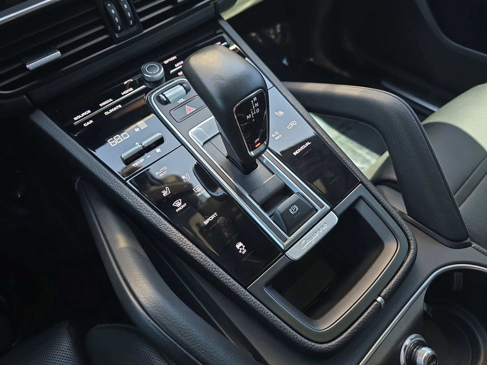 Certified 2023 Porsche Cayenne AWD/4WD image 15