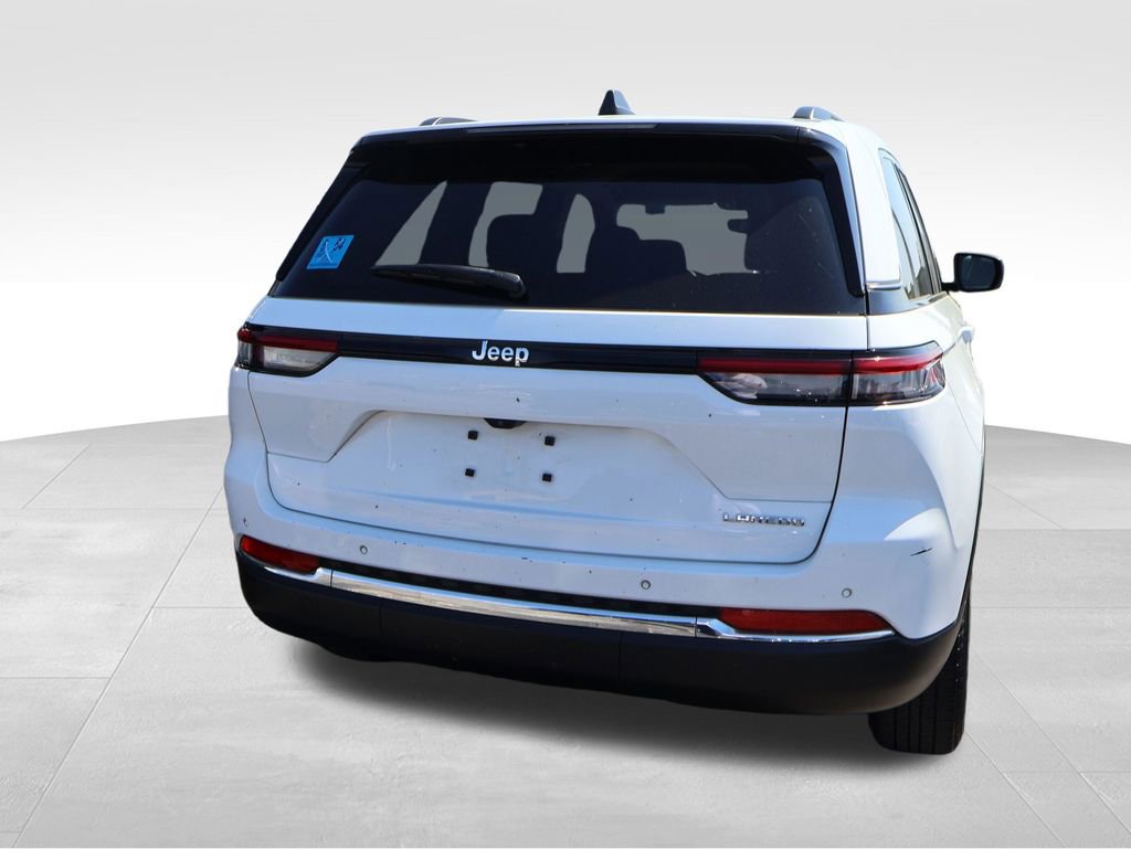 Used 2024 Jeep Grand Cherokee Laredo image 17