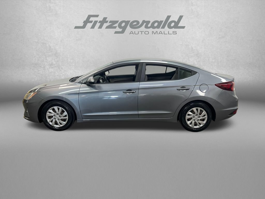 Used 2019 Hyundai Elantra SE FWD image 2