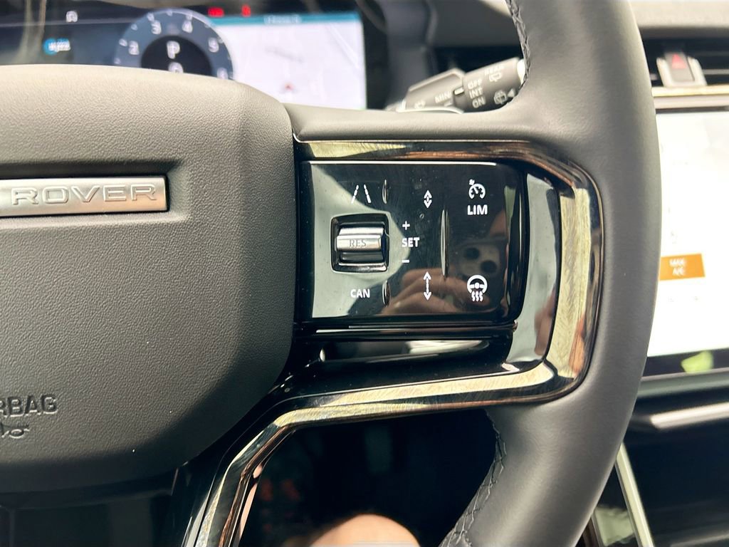 Used 2025 Land Rover Range Rover Evoque S image 12