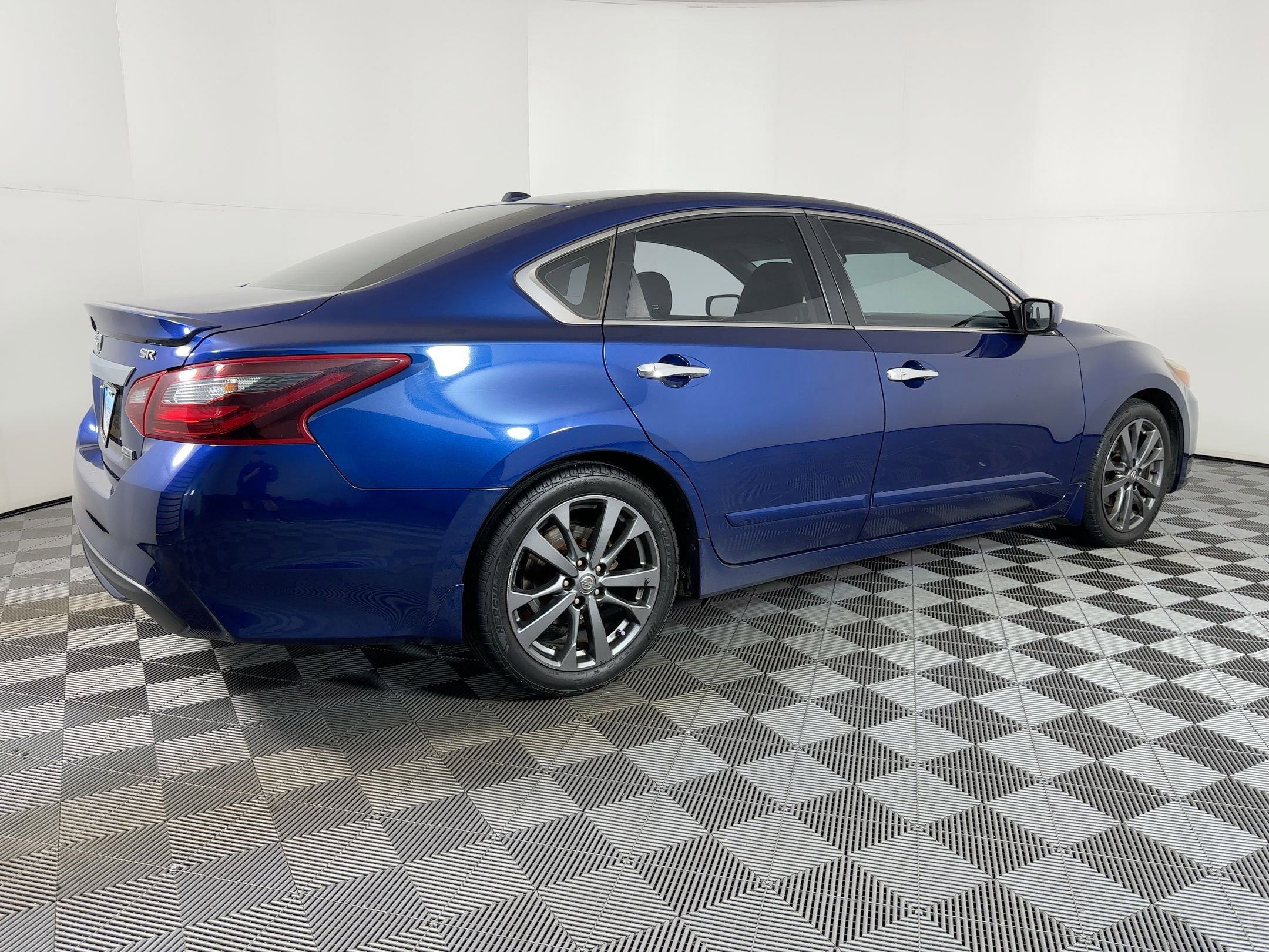 Used 2018 Nissan Altima 2.5 SR w/ SR Special Edition image 6