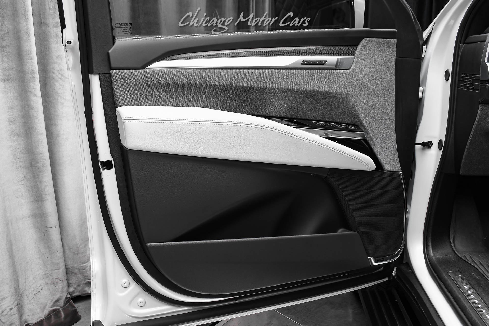 Used 2025 Cadillac Escalade V image 35