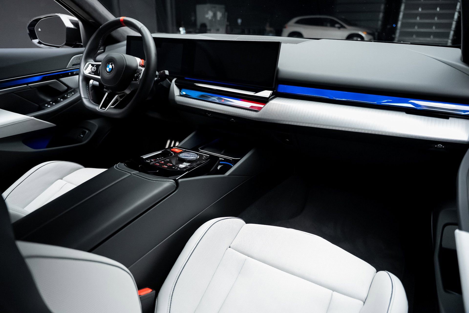 Used 2025 BMW M5 w/ Carbon Package image 62