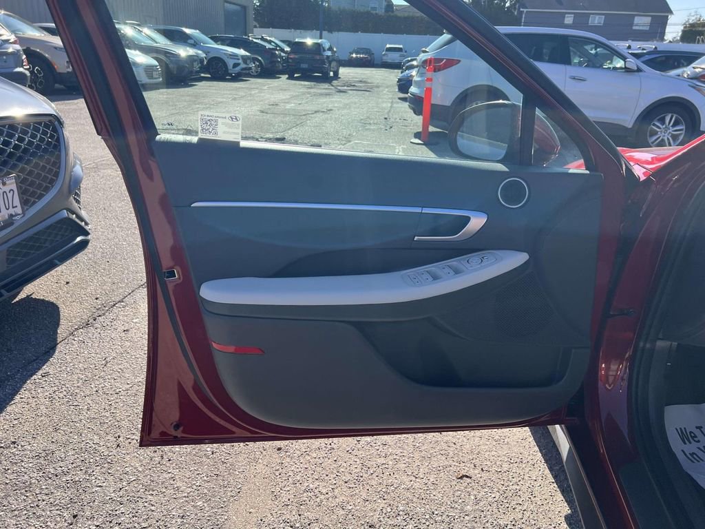Certified 2025 Hyundai Sonata SE image 15