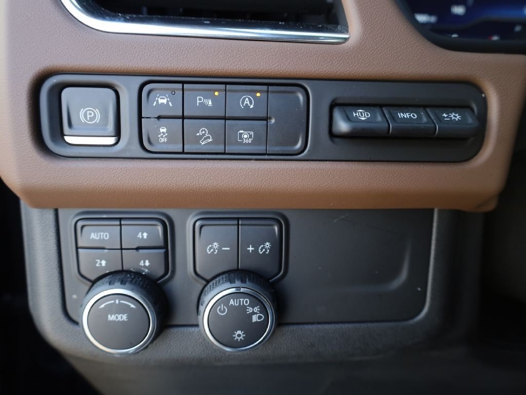 Used 2023 Chevrolet Tahoe High Country AWD/4WD image 40