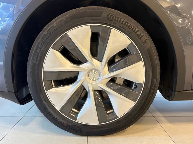 Used 2023 Tesla Model Y Long Range image 41