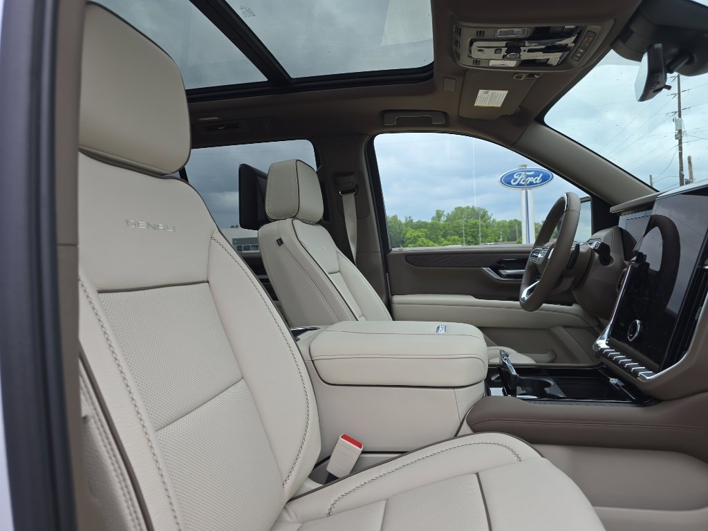 New 2026 GMC Yukon Denali w/ Denali Reserve Package RWD image 13
