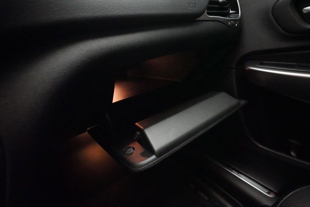 Used 2019 Jeep Cherokee Limited image 29