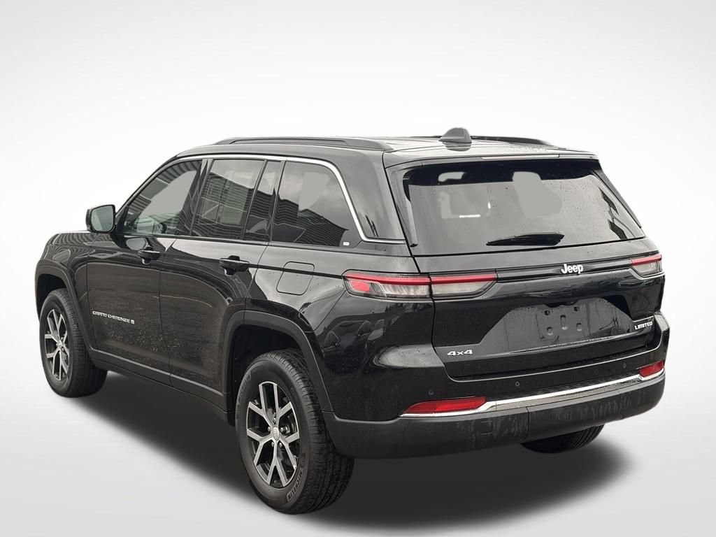 Used 2025 Jeep Grand Cherokee Limited AWD/4WD image 7