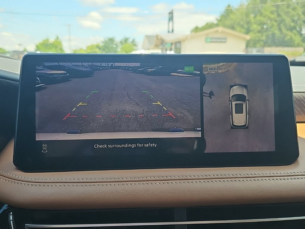 Used 2023 INFINITI QX60 Sensory w/ Vision Package AWD/4WD image 10
