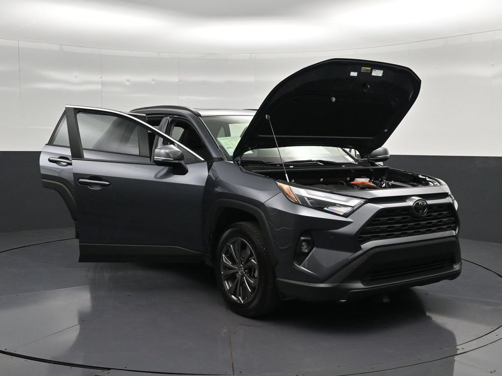 Used 2025 Toyota RAV4 XLE Premium w/ Weather Package AWD/4WD image 34