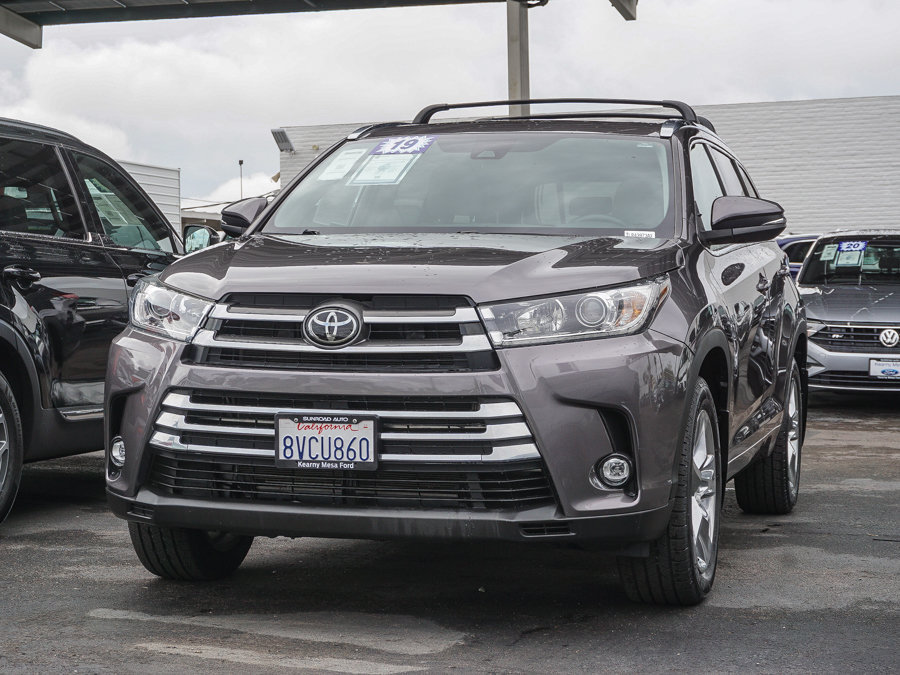 Used 2019 Toyota Highlander Limited AWD/4WD image 4
