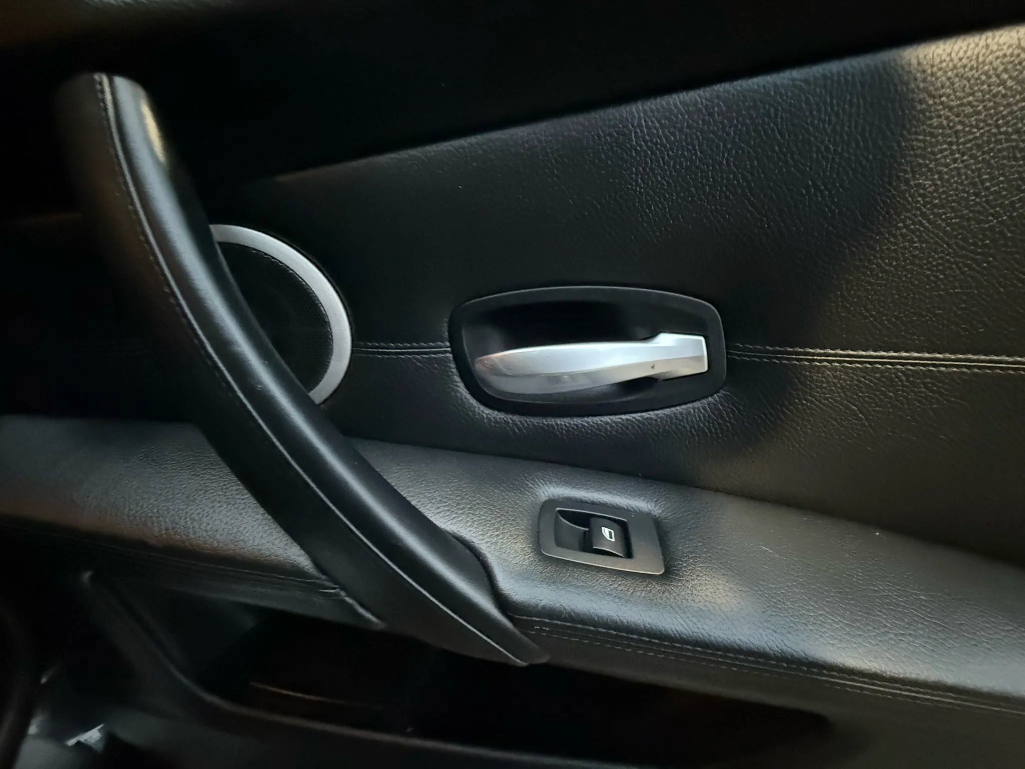 Used 2010 BMW M5 image 23