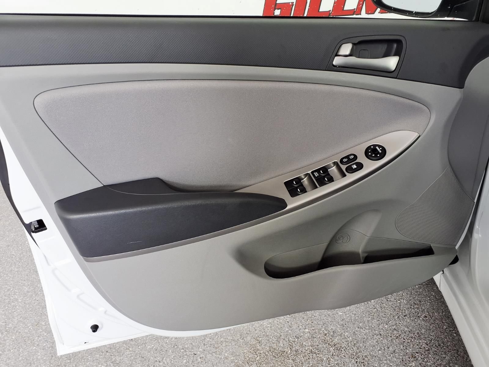Used 2017 Hyundai Accent SE FWD image 23