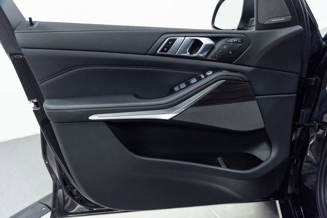 Certified 2024 BMW X7 xDrive40i image 3