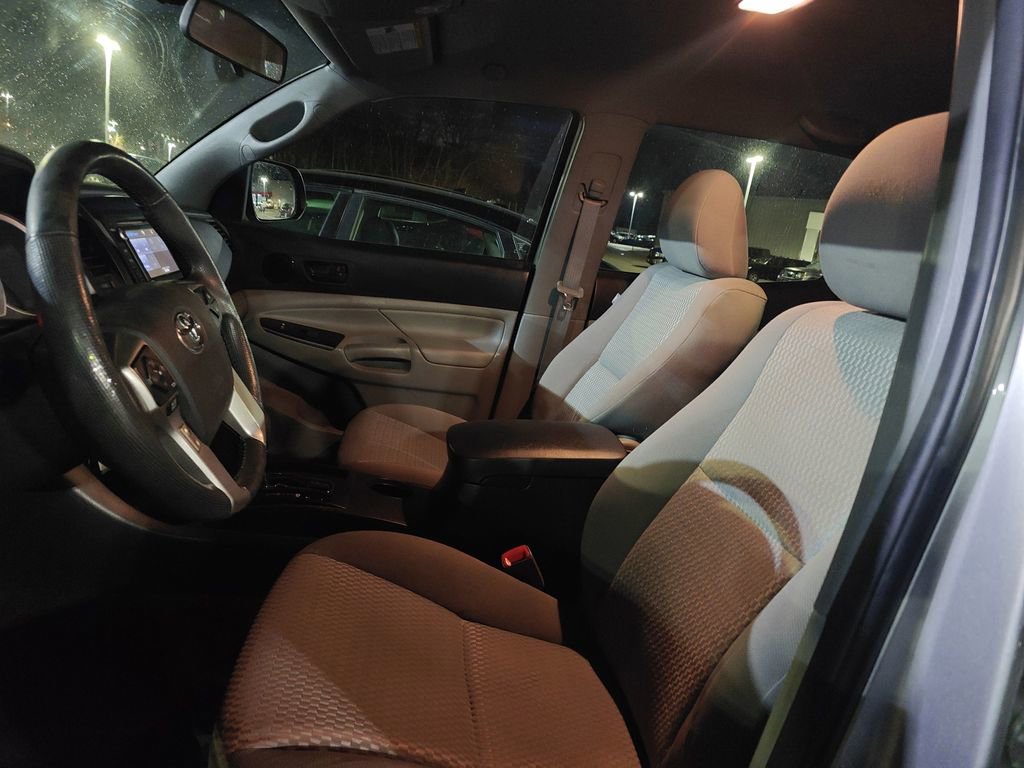 Used 2014 Toyota Tacoma PreRunner w/ Convenience Package image 7