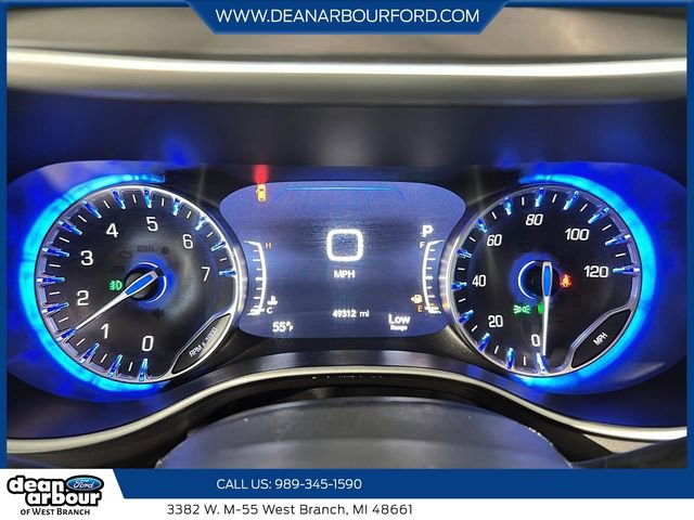 Used 2023 Chrysler Pacifica Touring-L FWD image 13