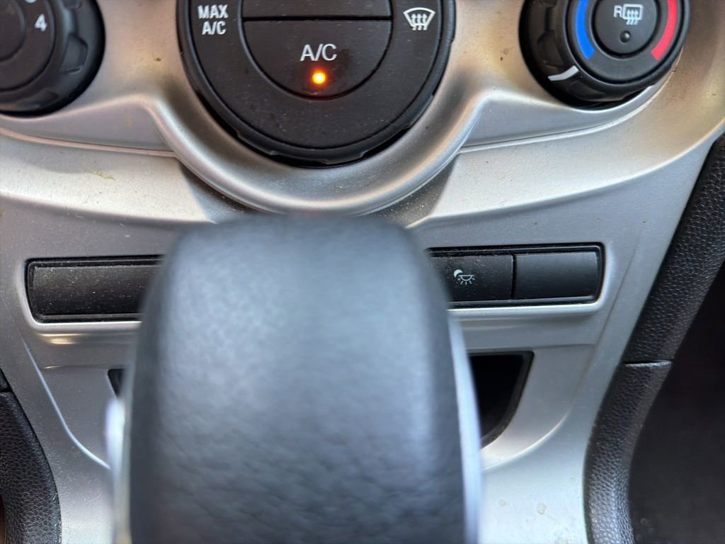 Used 2018 Ford Fiesta SE FWD image 24