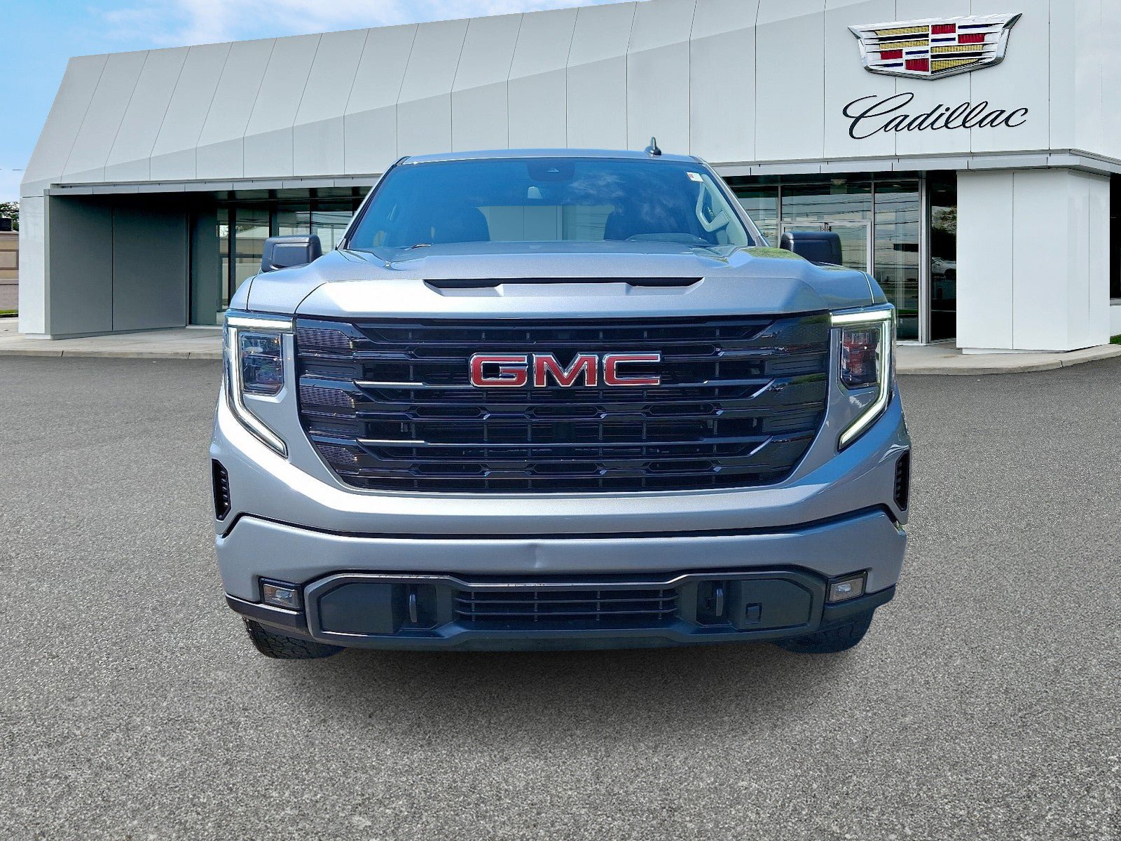 Used 2025 GMC Sierra 1500 Elevation AWD/4WD image 2