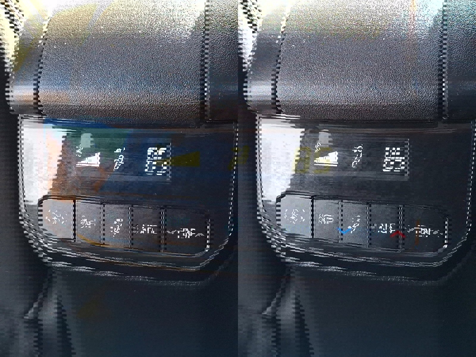 Used 2023 Toyota Highlander Limited image 13