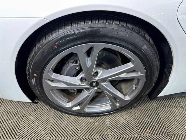 Used 2022 Audi e-tron GT Premium Plus image 10