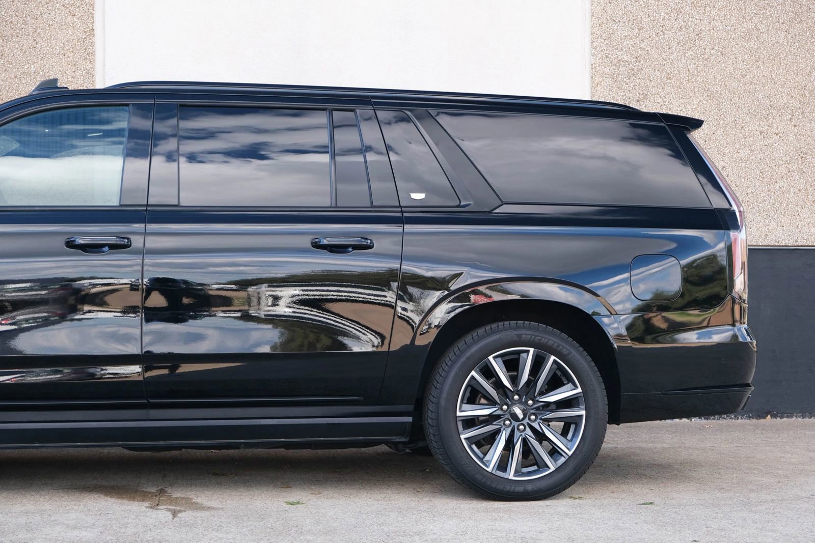 Used 2021 Cadillac Escalade ESV Sport w/ Driver Assist Tech Package RWD image 8