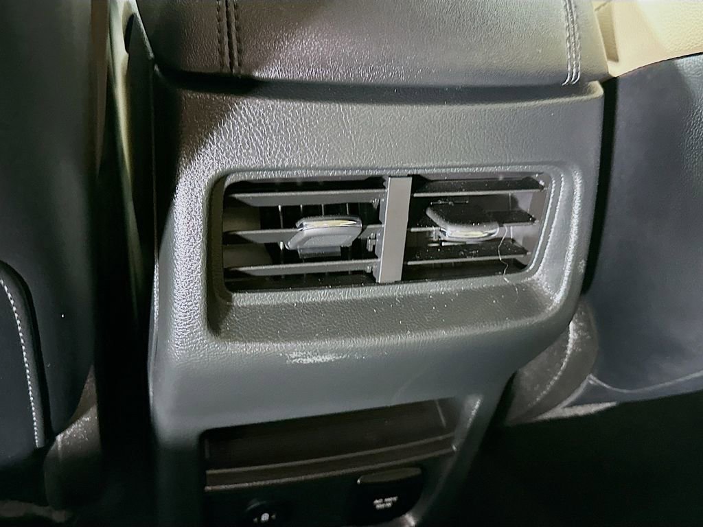 Used 2023 Ford Edge SEL w/ Convenience Package image 32