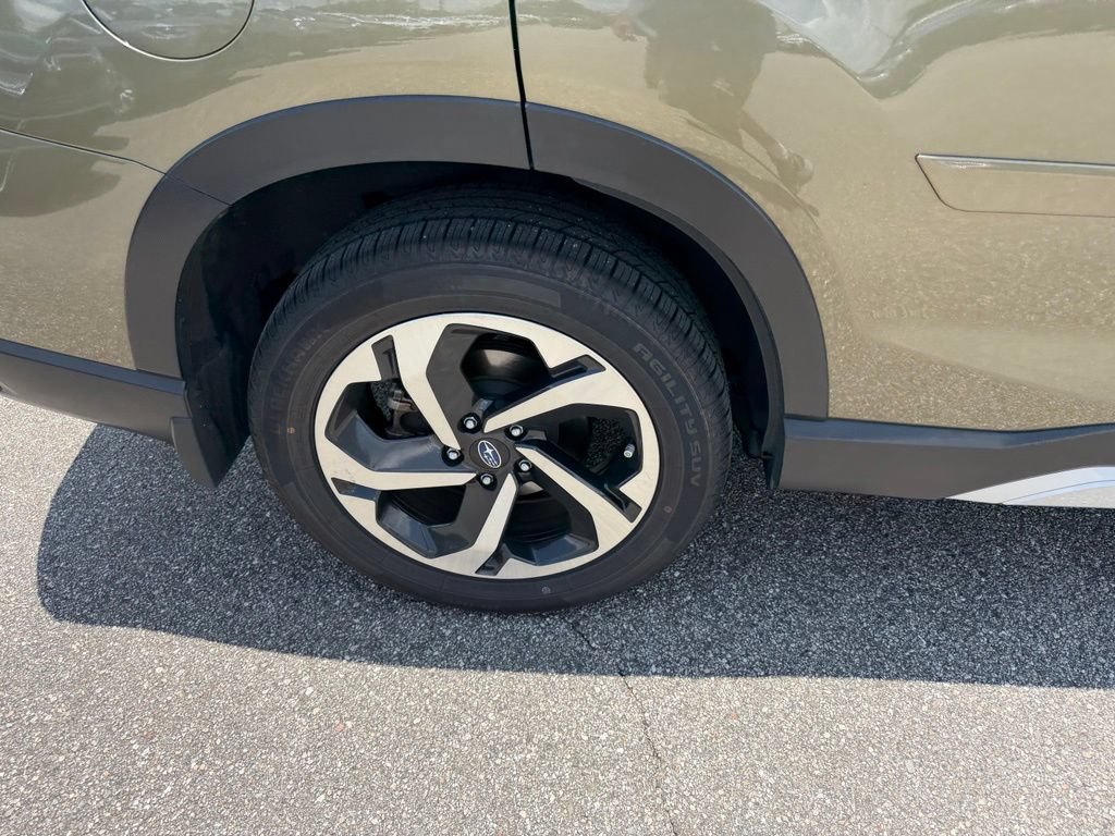 Used 2023 Subaru Forester Touring AWD/4WD image 5