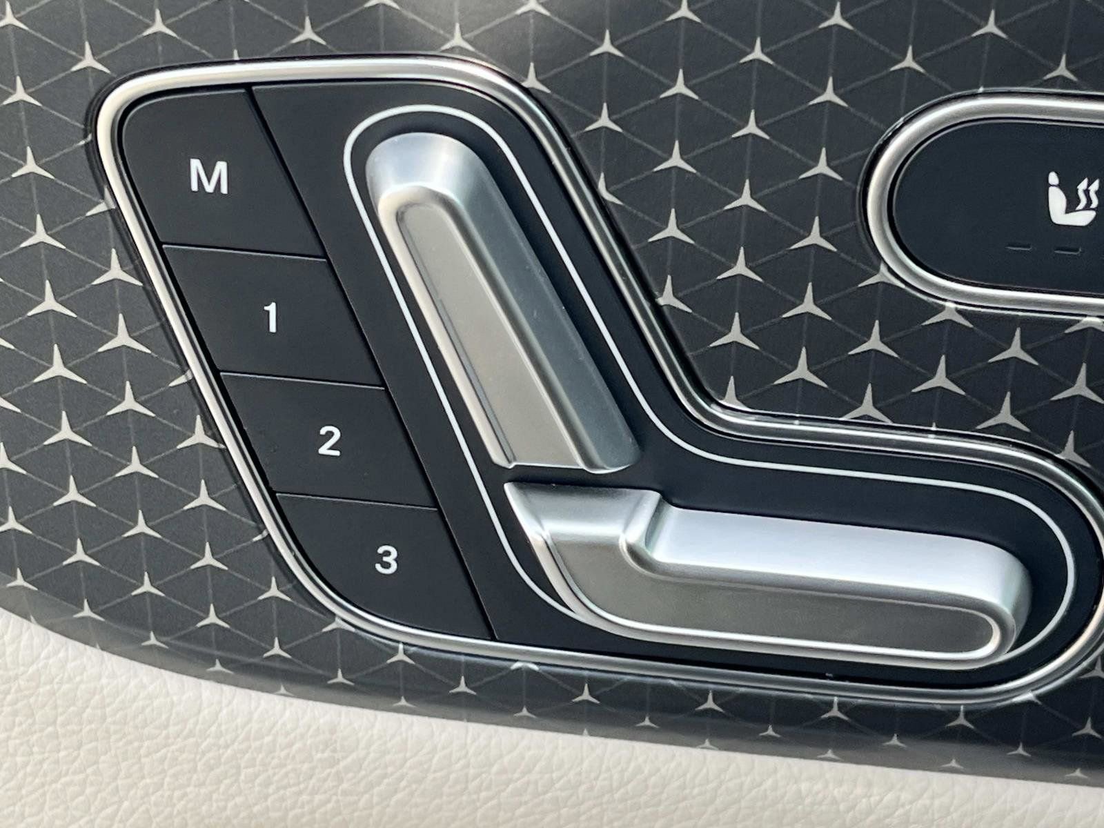 Certified 2025 Mercedes-Benz GLB 250 image 20