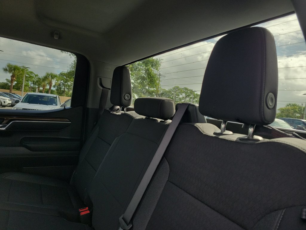 Used 2025 Chevrolet Silverado 1500 LT AWD/4WD image 23