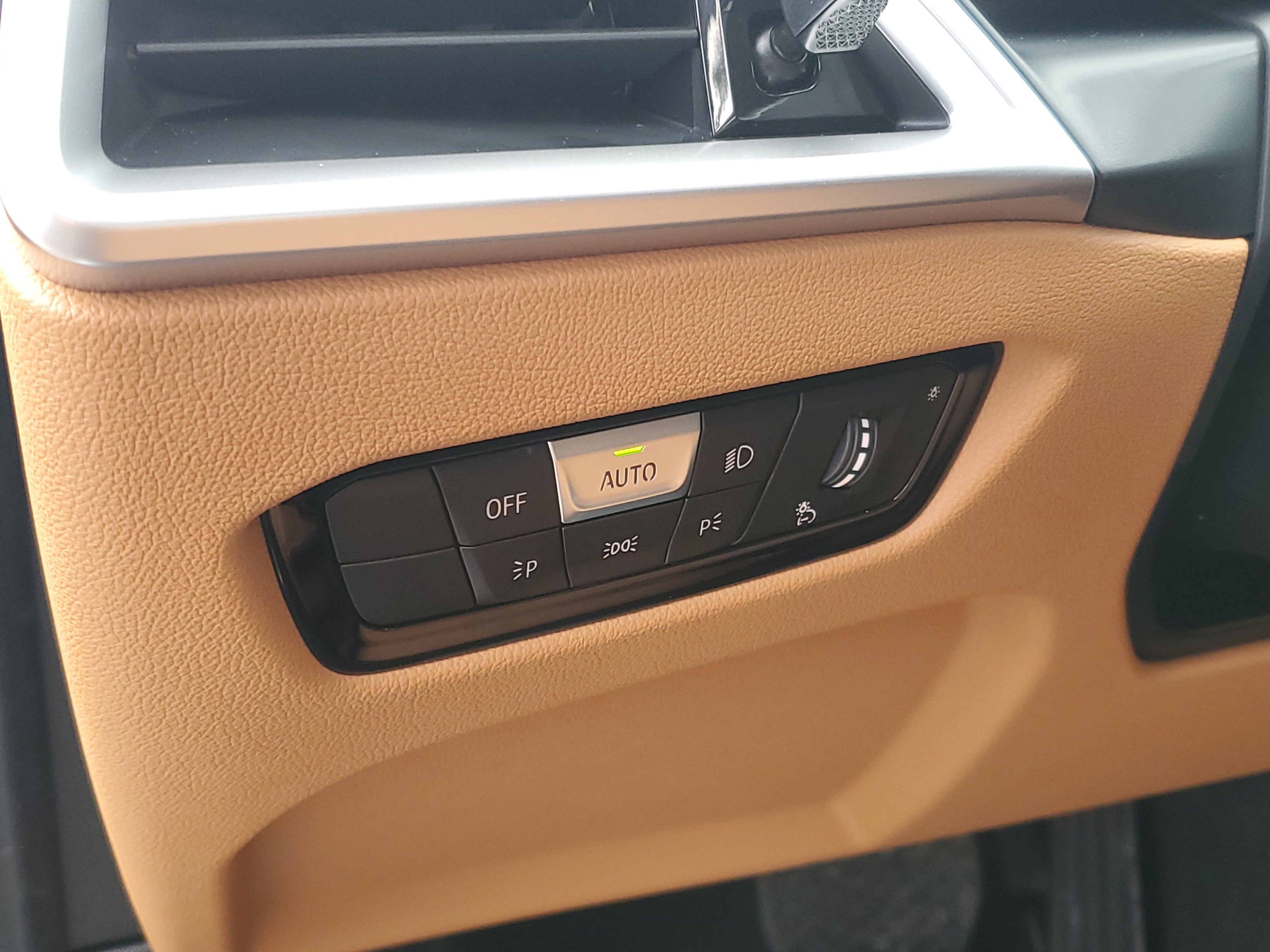 New 2026 BMW 330i xDrive Sedan w/ Premium Package image 11