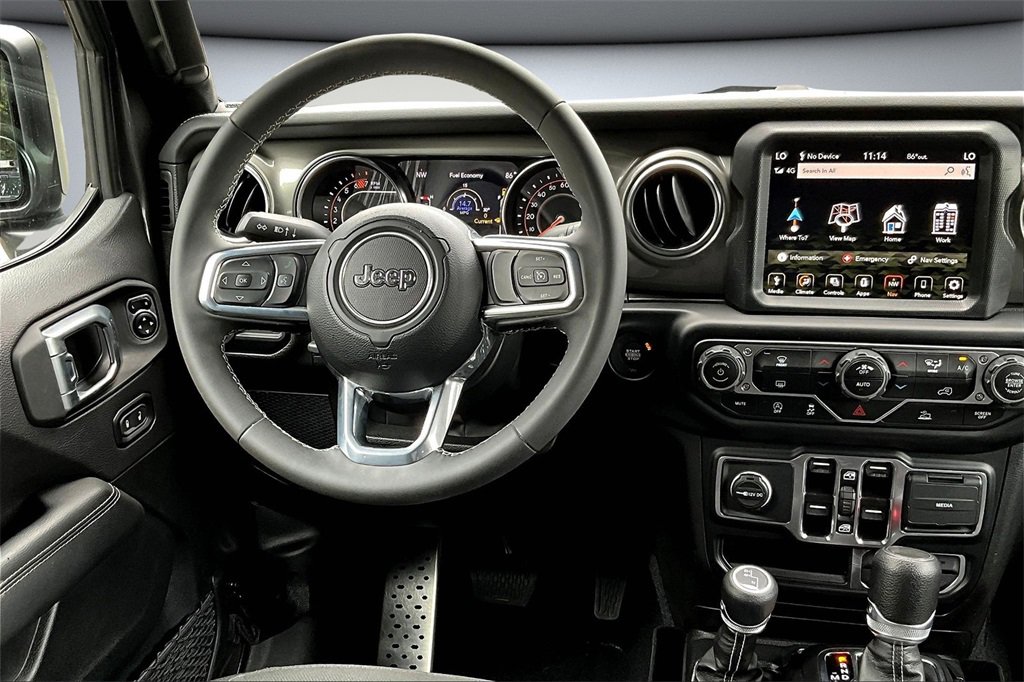 Used 2023 Jeep Wrangler Sahara image 8