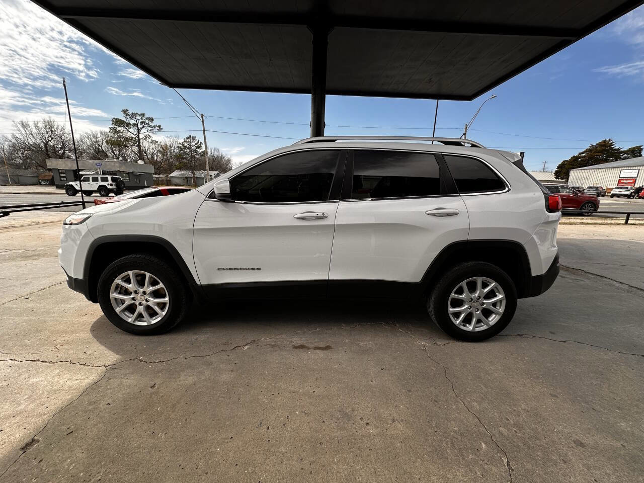 Used 2015 Jeep Cherokee Latitude w/ Comfort/Convenience Group image 5