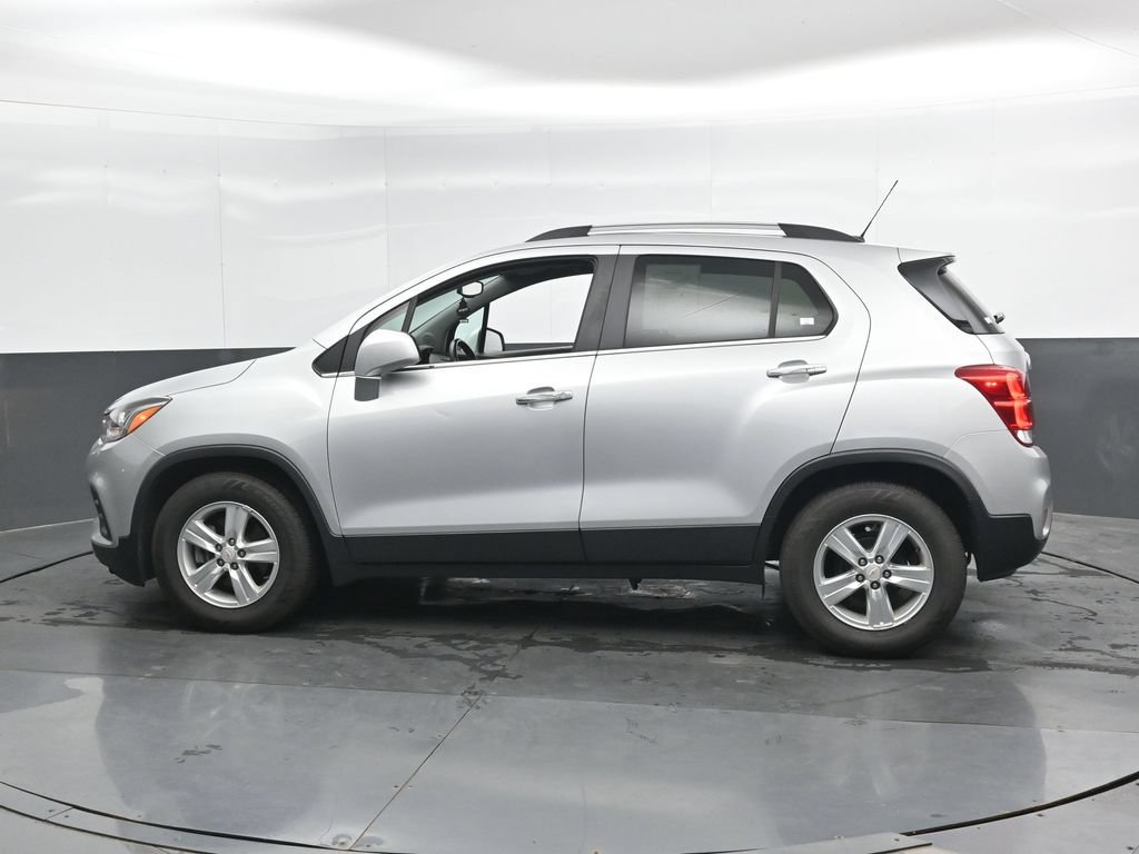Used 2020 Chevrolet Trax LT w/ LT Convenience Package FWD image 9