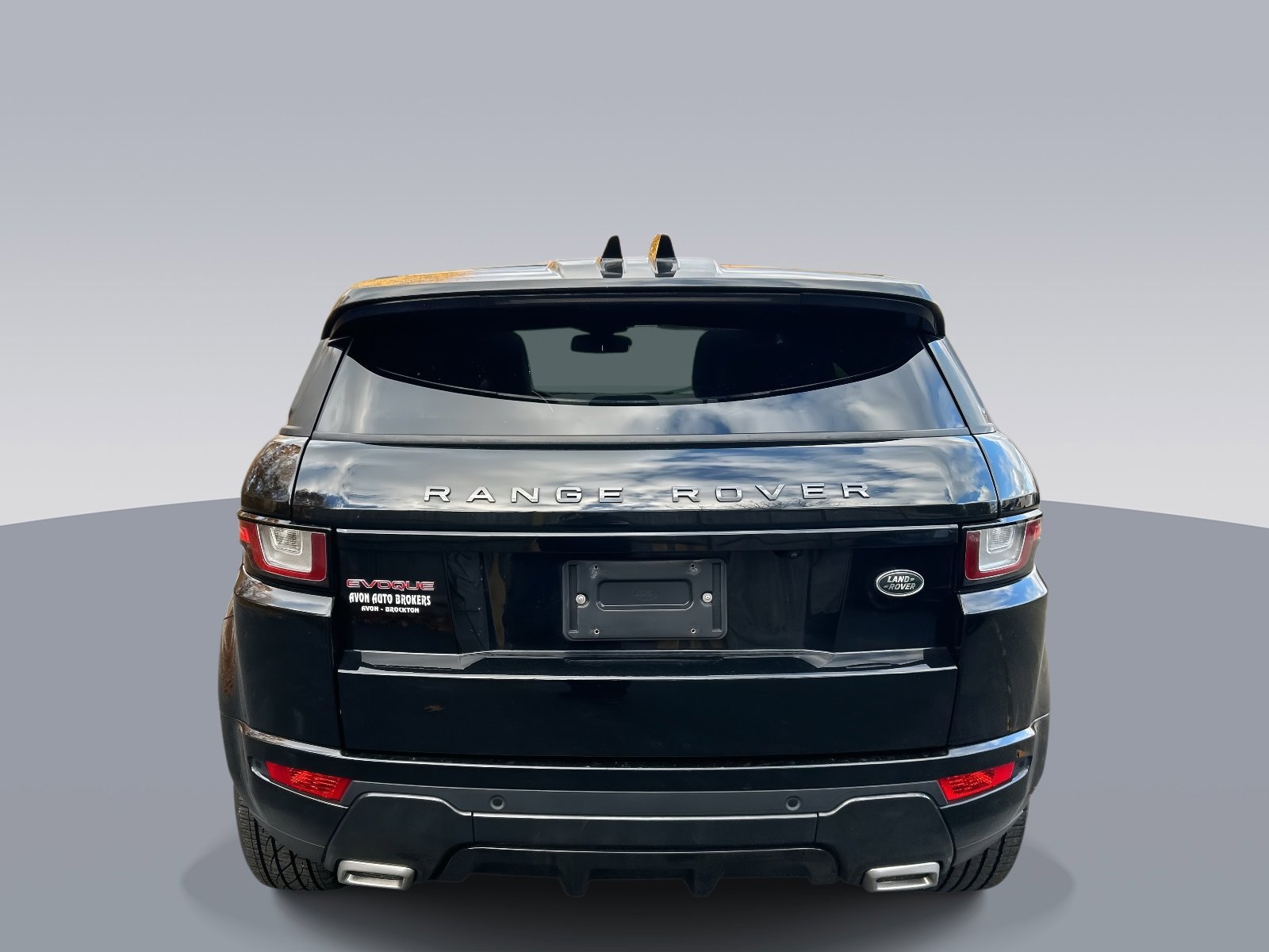 Used 2019 Land Rover Range Rover Evoque Landmark Edition image 4