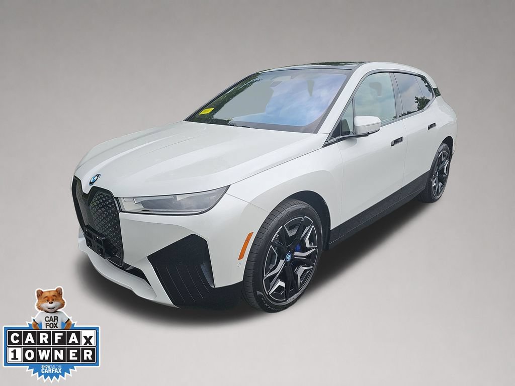 Used 2024 BMW iX xDrive50 w/ Sport Package AWD/4WD image 8