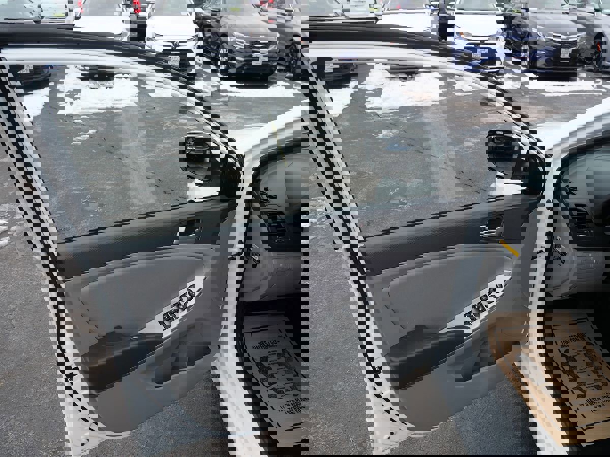 Used 2016 Hyundai Accent SE w/ Option Group 02 image 14