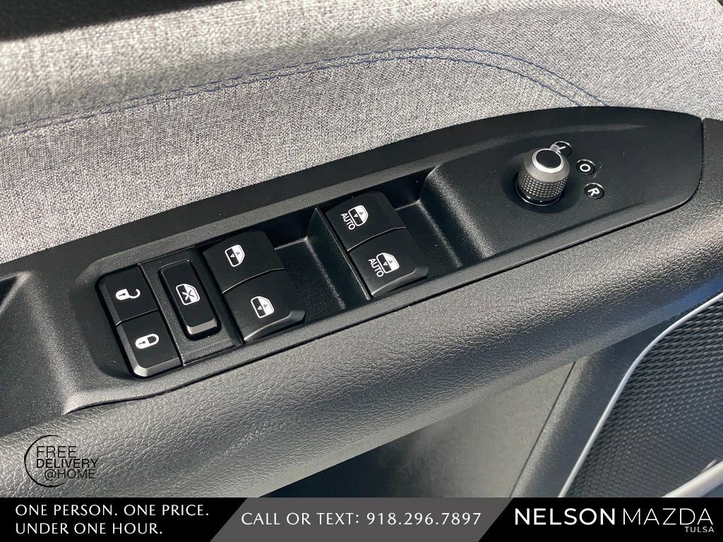 Used 2025 Jeep Compass Latitude image 20
